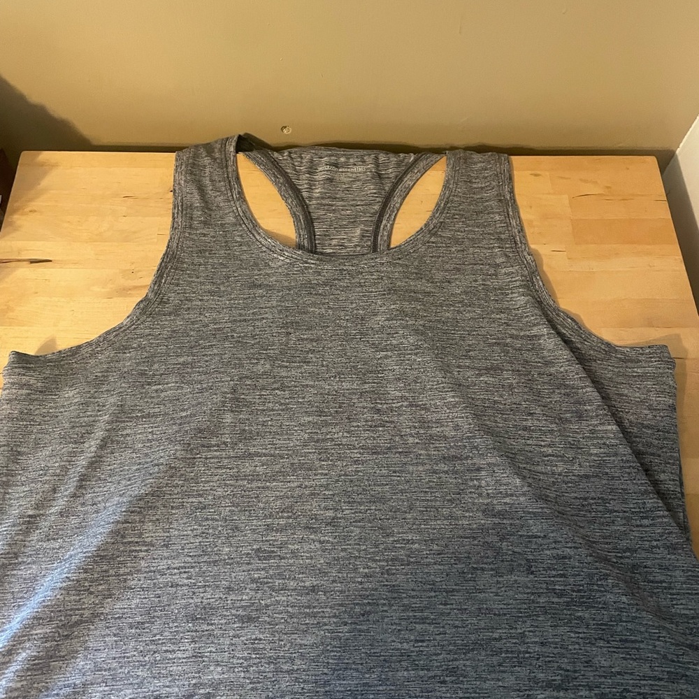 Set of 2 racer back tank tops